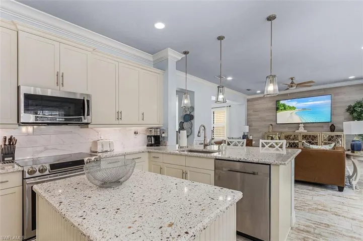 13528 Mandarin Cir, Naples, Florida 34109