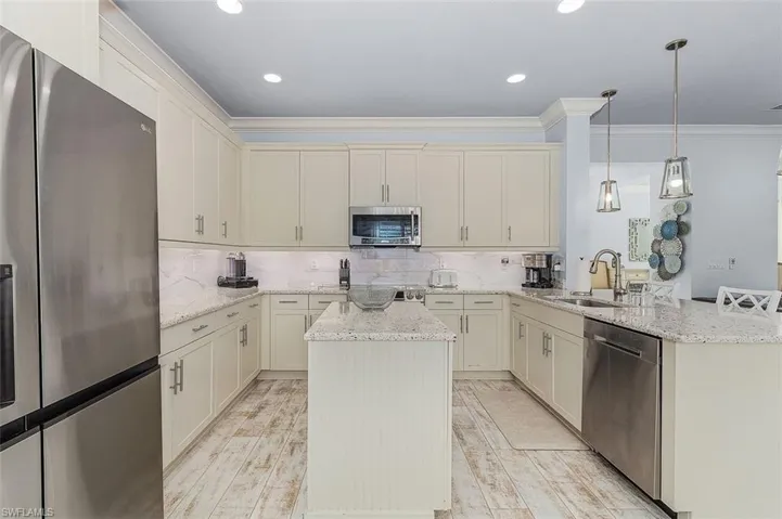 13528 Mandarin Cir, Naples, Florida 34109