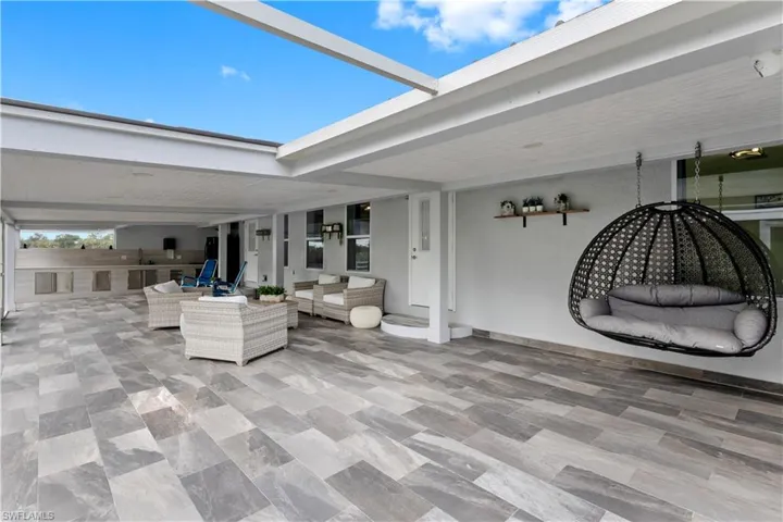 View of patio / terrace featuring outdoor lounge area