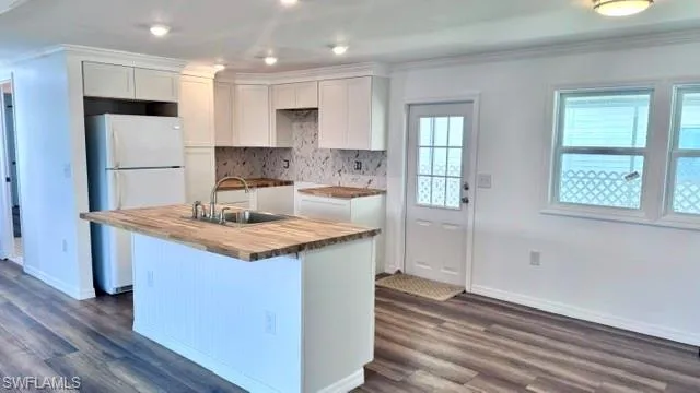 5664  Captain John Smith  LOOP, North Fort Myers, FL 33917