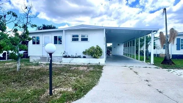 5664  Captain John Smith  LOOP, North Fort Myers, FL 33917