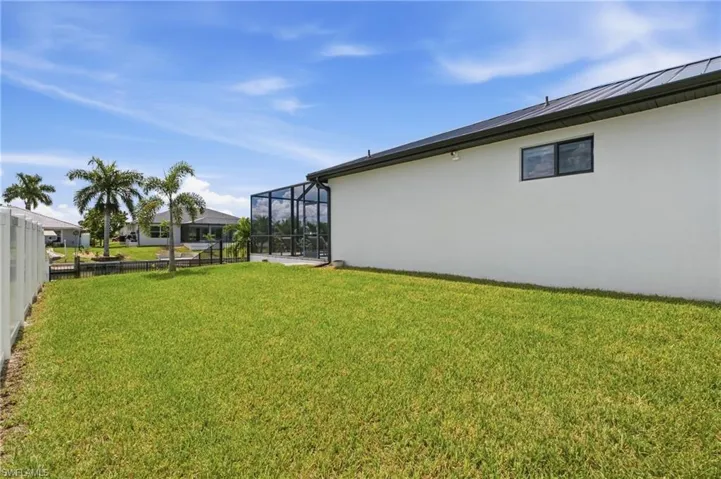 3302 Nw 18th St, Cape Coral, Florida 33993