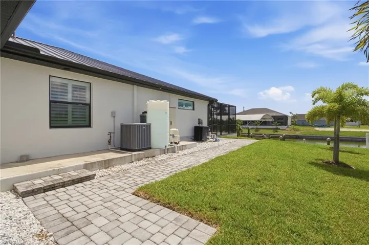3302 Nw 18th St, Cape Coral, Florida 33993