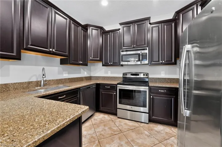1717 Trailwater St, Ruskin, Florida 33570