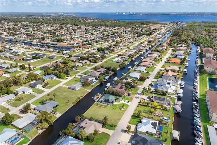 2005  Ottersrest  LN, Cape Coral, FL 33990