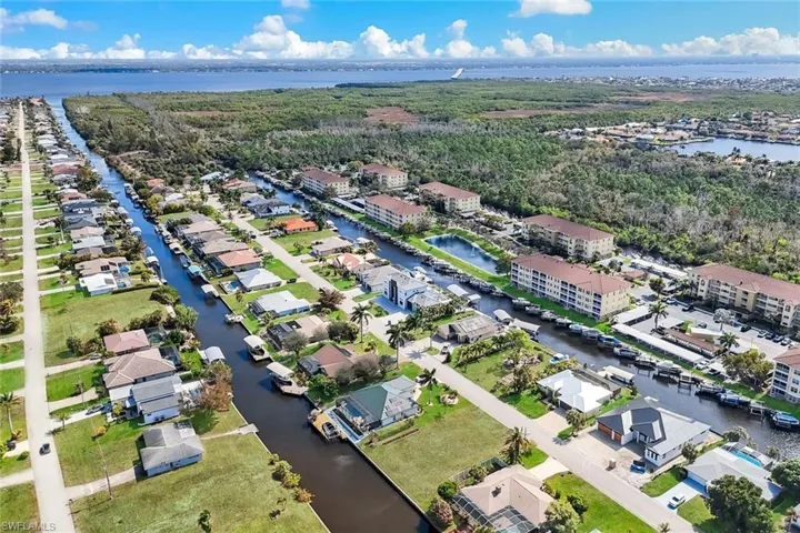 2005  Ottersrest  LN, Cape Coral, FL 33990