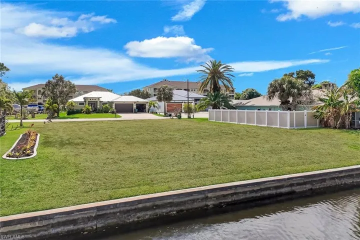 2005  Ottersrest  LN, Cape Coral, FL 33990