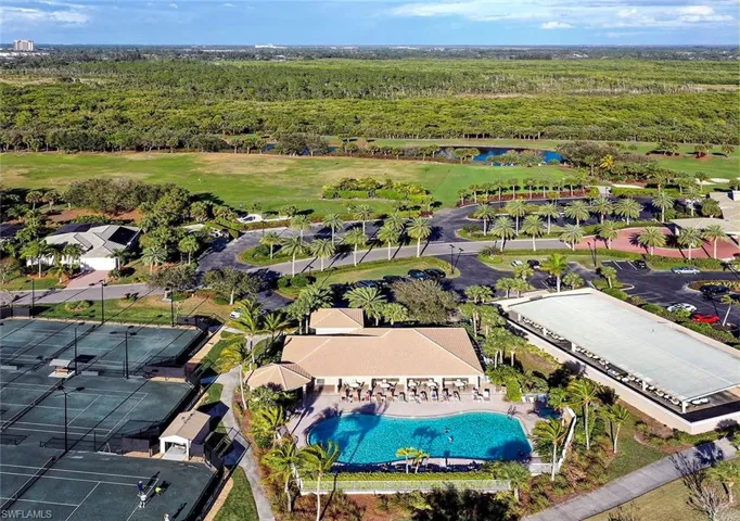 Community pool, spa and tennis