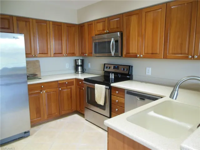 s/s appliances, corian countertops
