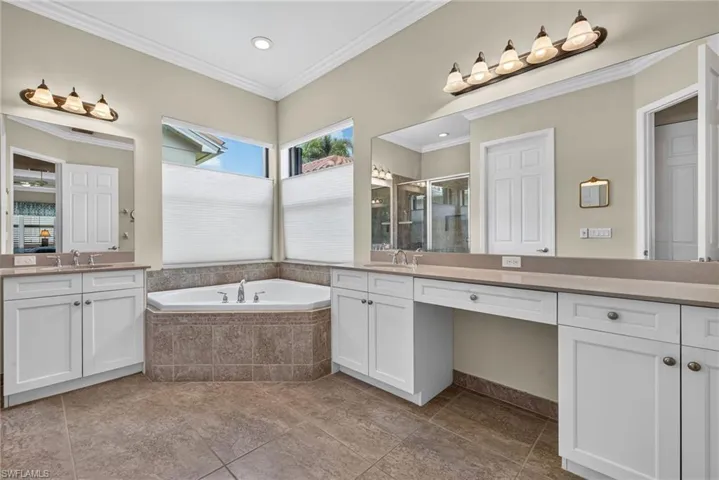 3804 Columbia Ct, Naples, Florida 34119