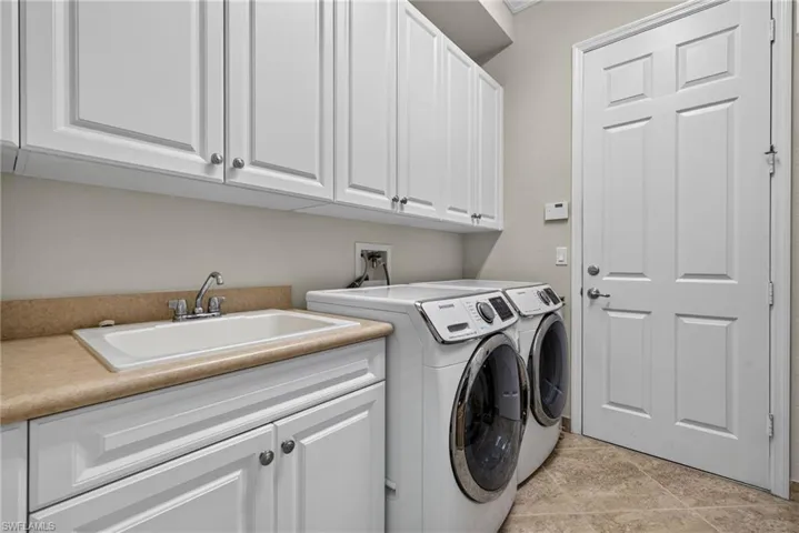 3804 Columbia Ct, Naples, Florida 34119
