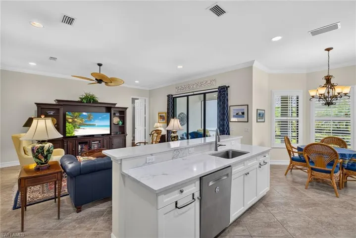 3804 Columbia Ct, Naples, Florida 34119