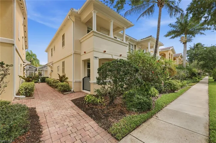7821  Veronawalk  BLVD, Naples, FL 34114
