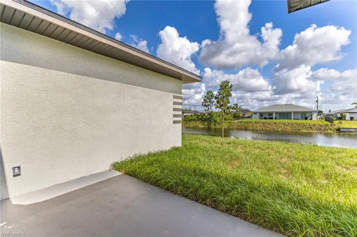 614 Nw 9th St, Cape Coral, Florida 33993