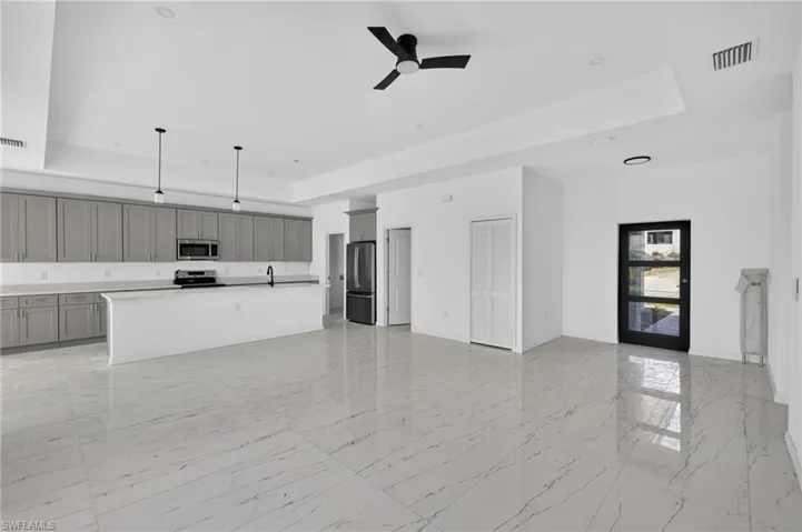 614 Nw 9th St, Cape Coral, Florida 33993