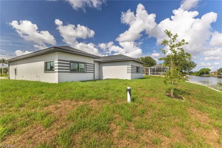 614 Nw 9th St, Cape Coral, Florida 33993