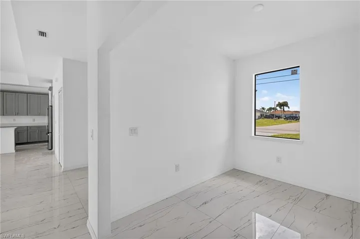 614 Nw 9th St, Cape Coral, Florida 33993