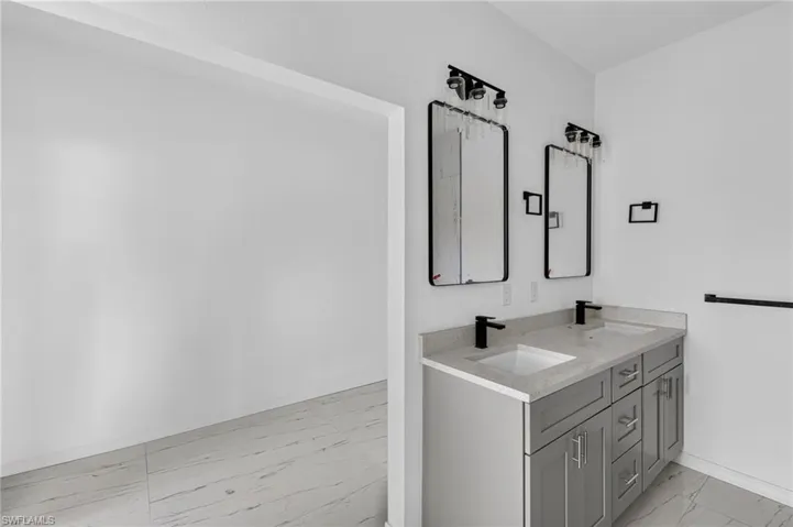614 Nw 9th St, Cape Coral, Florida 33993