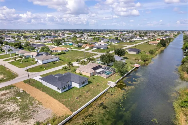 614 Nw 9th St, Cape Coral, Florida 33993