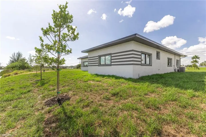 614 Nw 9th St, Cape Coral, Florida 33993
