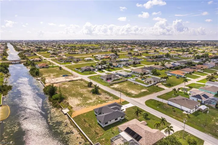 614 Nw 9th St, Cape Coral, Florida 33993