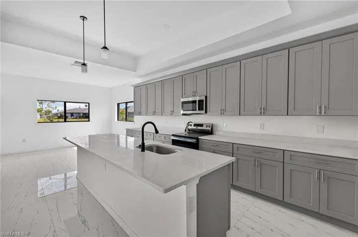 614 Nw 9th St, Cape Coral, Florida 33993
