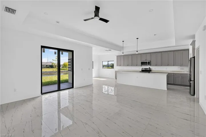 614 Nw 9th St, Cape Coral, Florida 33993