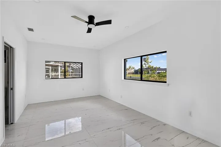 614 Nw 9th St, Cape Coral, Florida 33993