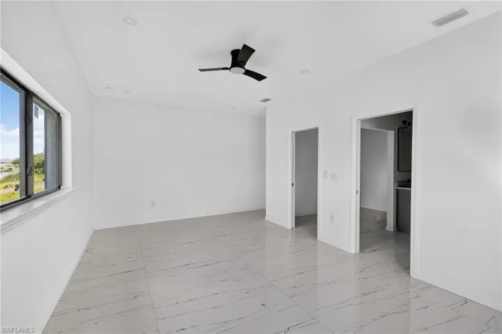 614 Nw 9th St, Cape Coral, Florida 33993
