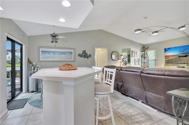 Kitchen Island with seating
