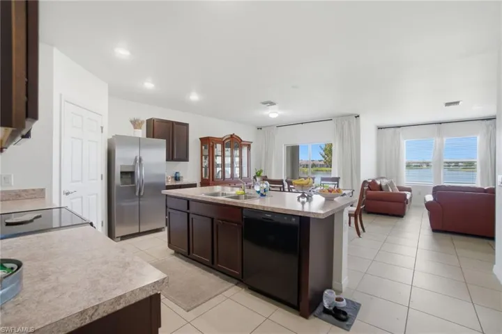 3422 Cancun Ct, Cape Coral, Florida 33909