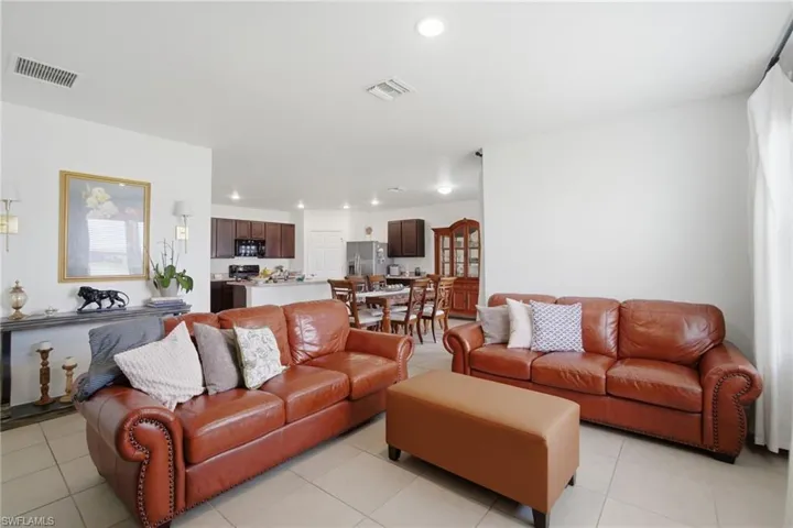 3422 Cancun Ct, Cape Coral, Florida 33909