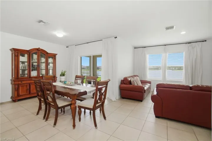 3422 Cancun Ct, Cape Coral, Florida 33909