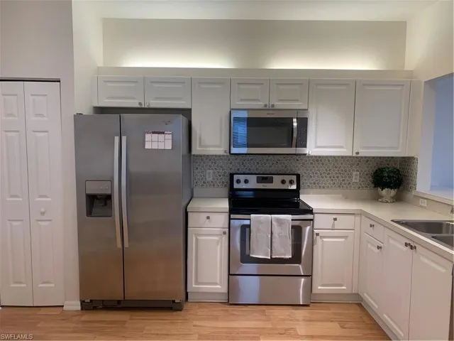 230 Robin Hood Cir 102, Naples, Florida 34104