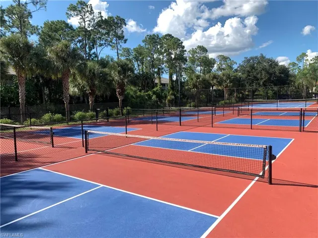 230 Robin Hood Cir 102, Naples, Florida 34104