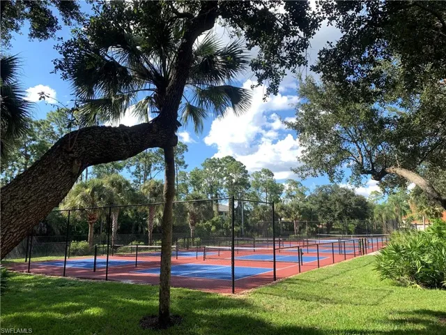 230 Robin Hood Cir 102, Naples, Florida 34104