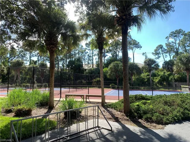 230 Robin Hood Cir 102, Naples, Florida 34104