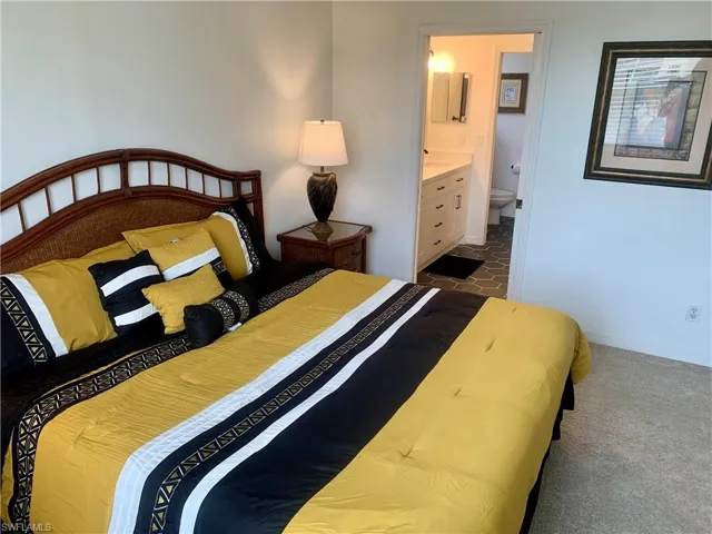 230 Robin Hood Cir 102, Naples, Florida 34104