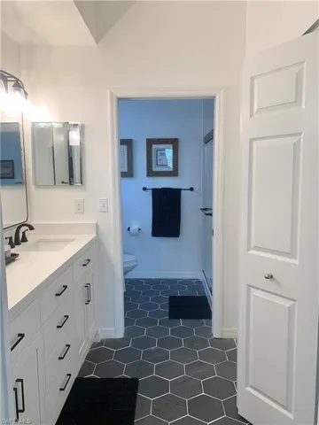230 Robin Hood Cir 102, Naples, Florida 34104