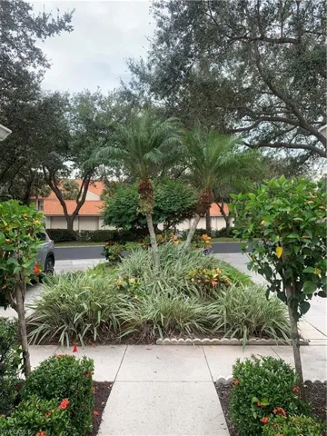 230 Robin Hood Cir 102, Naples, Florida 34104