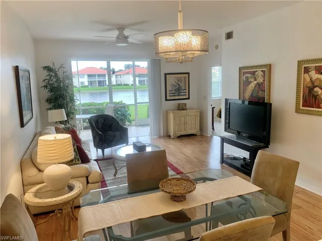 230 Robin Hood Cir 102, Naples, Florida 34104