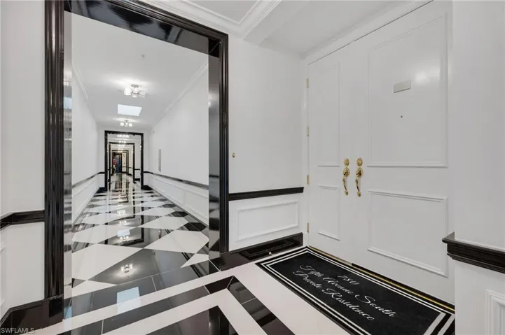 Private Elevator - Entry