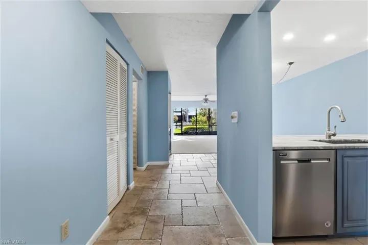 960 Palm View Dr # 111, Naples, Florida 34110