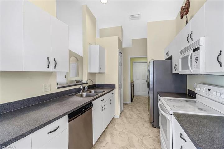 2714 SW 8th CT, CAPE CORAL FL 33914