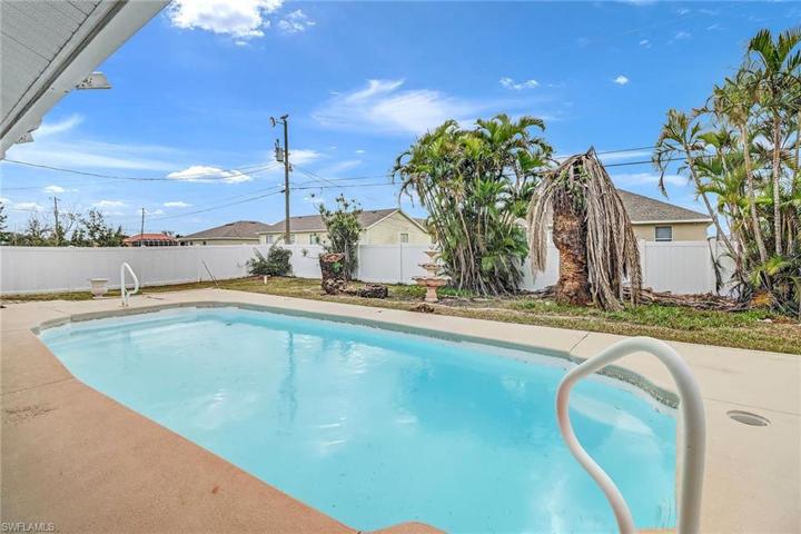 2714 SW 8th CT, CAPE CORAL FL 33914