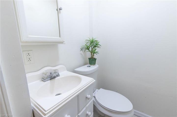 1/2 bath