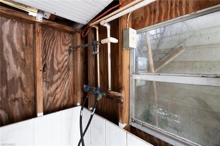 Laundry room-in carport