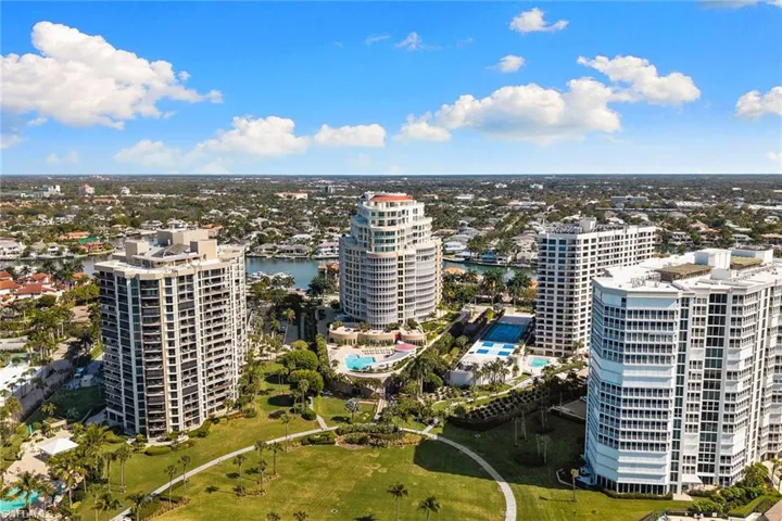 4501  Gulf Shore N BLVD, Naples, FL 34103