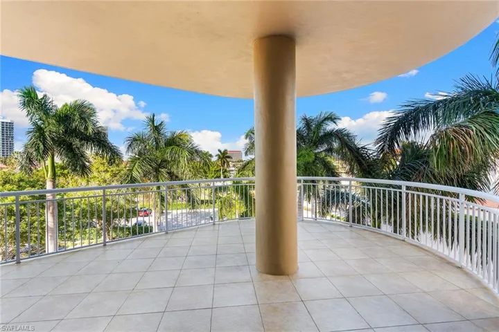 4501 Gulf Shore Blvd N 405, Naples, Florida 34103