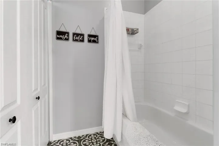 3830 Sawgrass Way 2944, Naples, Florida 34112
